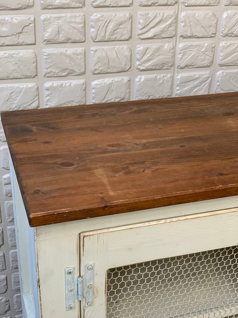 アンティーク風 シャビー 木製 扉付き 棚 ラック シェルフ⭐︎配送は３／１２以降