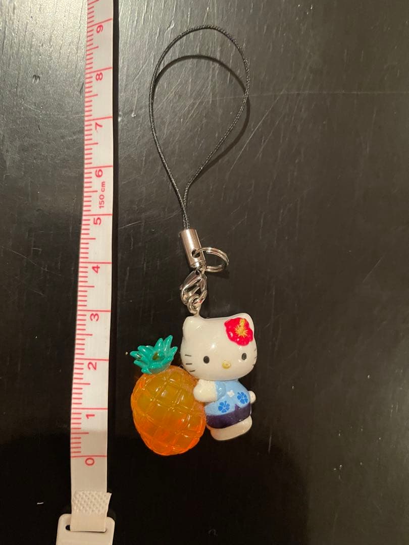 ハローキティ パイナップル のチャーム（ストラップ）