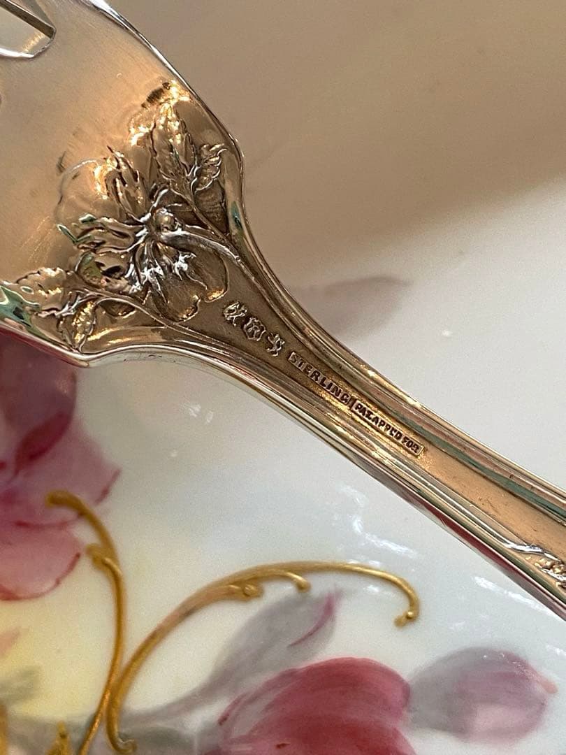 【リード＆バートン】純銀 スターリング／ナイフ＆フォーク ２組／Intaglio