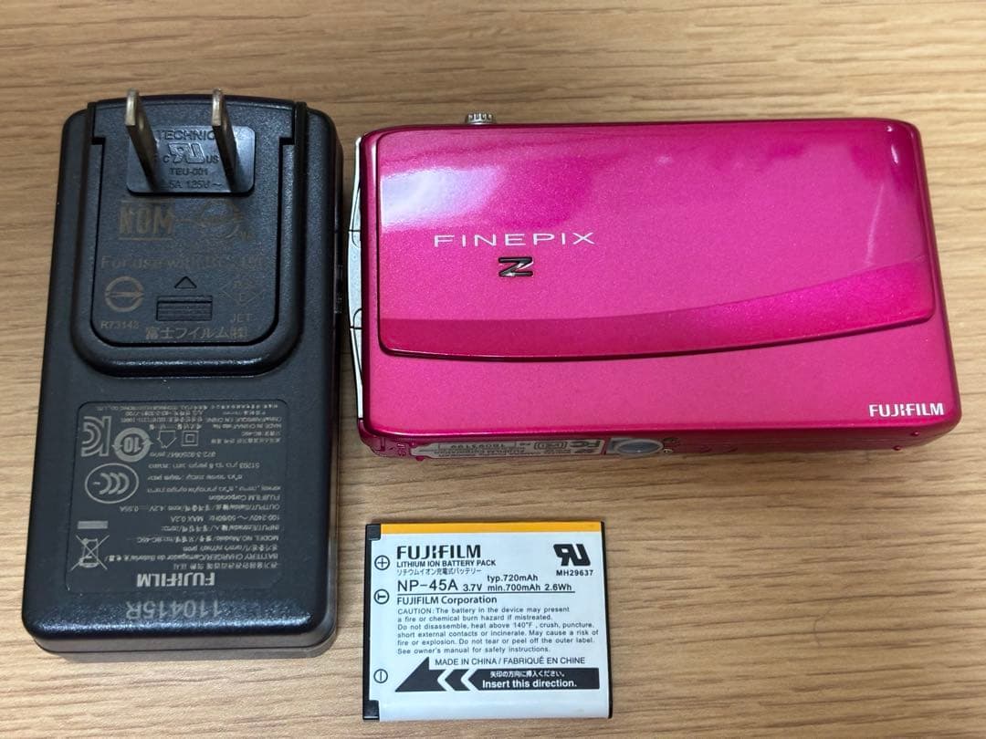 フジフィルム　FinePix Z900EXR デジカメ　ピンク