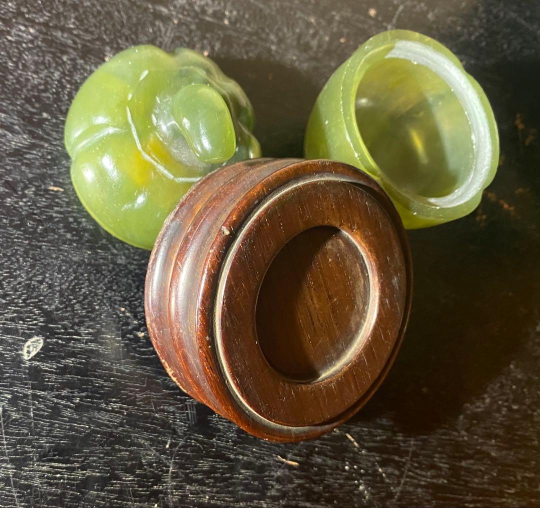 ヴィンテージ・古翡翠・青林檎/ピーマン・唐木鑑賞台付　２点セット　レア