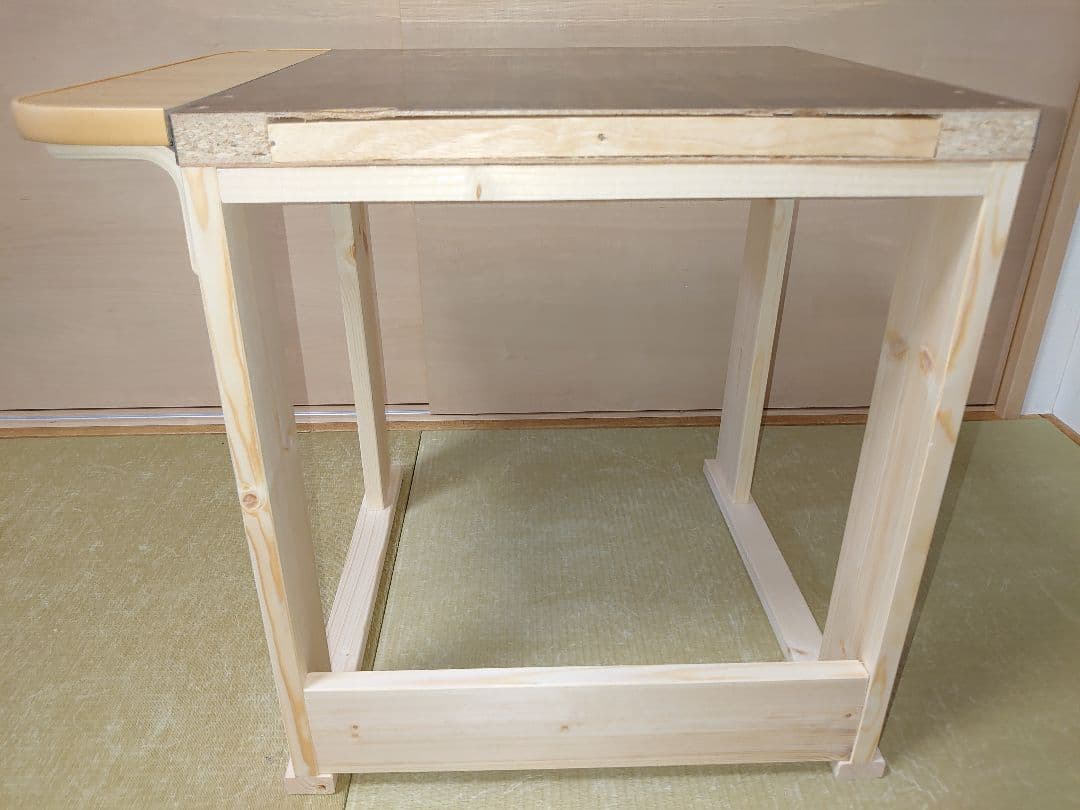 【累積176台目】パチスロを置く台（1台用シンプルスタンド）★右側に棚板付き①