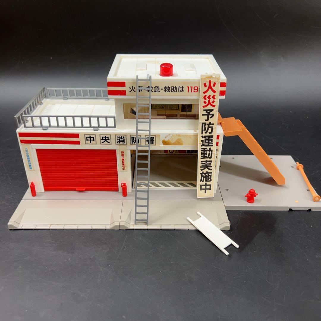 トミカ 旧トミカタウン 建築現場 消防署 ガソリンスタンド ESSOエッソ