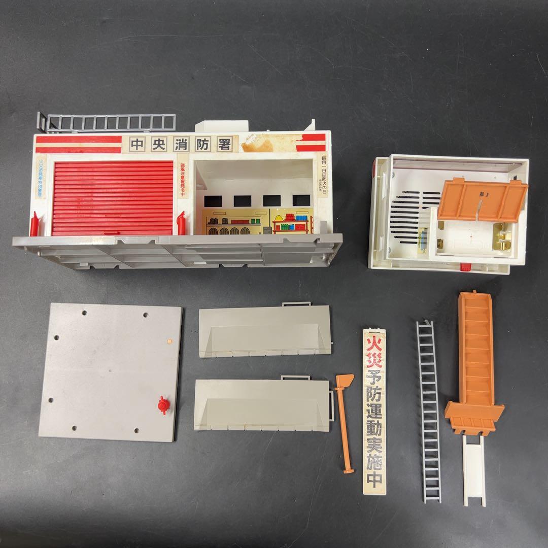 トミカ 旧トミカタウン 建築現場 消防署 ガソリンスタンド ESSOエッソ