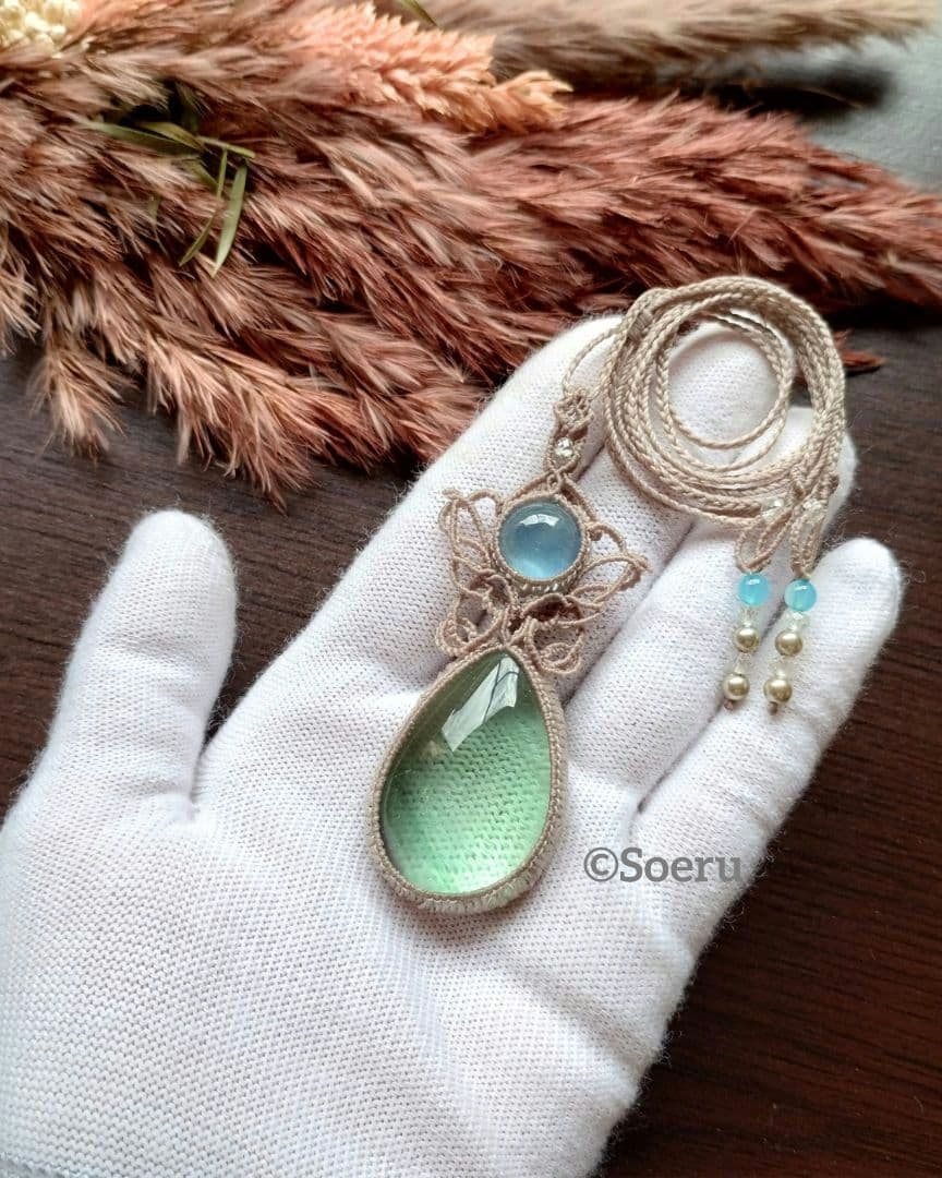 大粒グリーンフローライト×アクアマリンのマクラメ編みネックレス　天然石