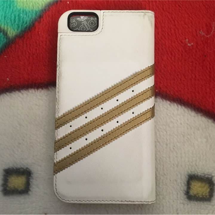 adidas iPhoneケース