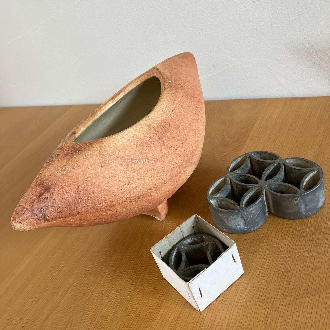 流線型陶器花器