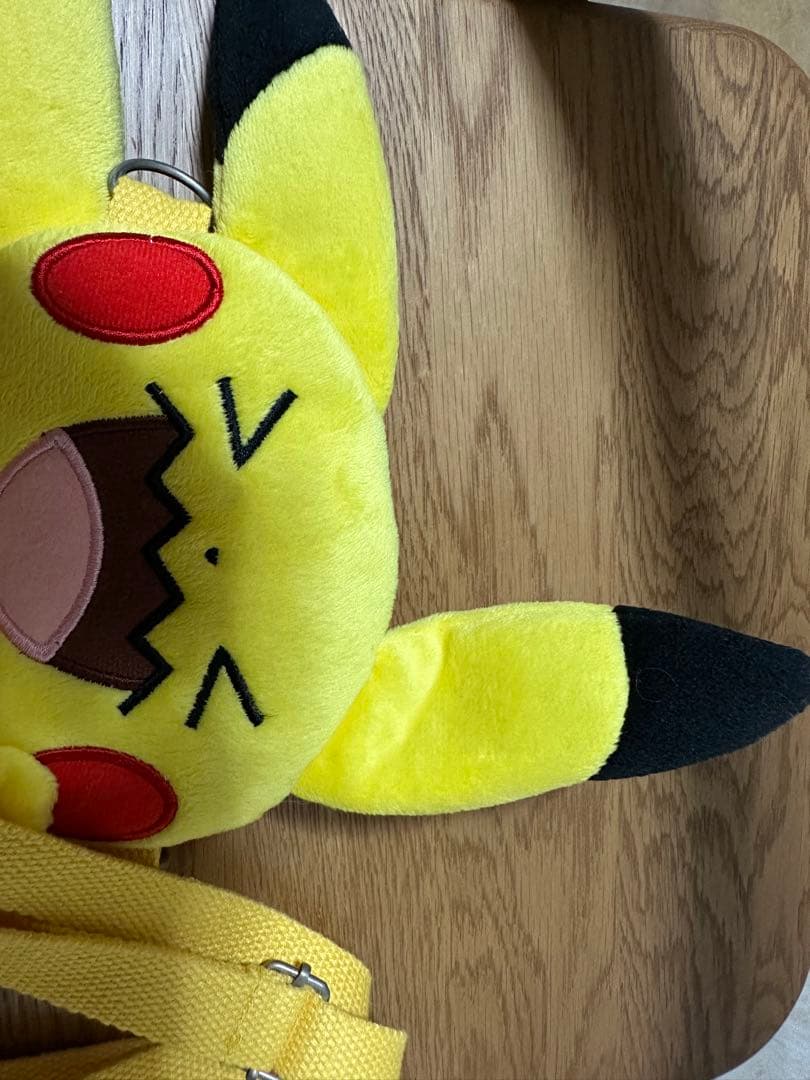ポケモンセンター　モバイルポーチ みんなでソ～ナンス！　ピカチュウ