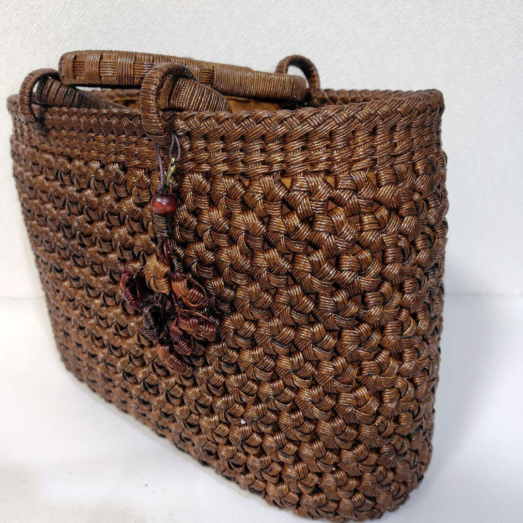 クラフトで作った山葡萄風かごバッグ