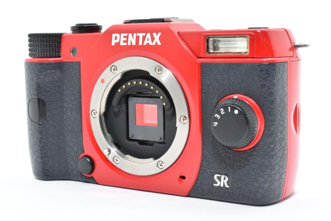 美品 ペンタックス Q10 ミラーレスデジタルカメラボディ レッド Pentax