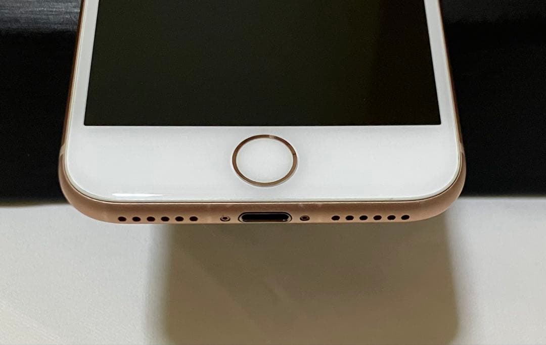 iPhone8 SIMフリー 64GB ゴールド 専用