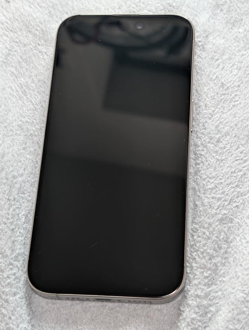 iPhone 15 Pro 256GB ナチュラルチタニウム　※美品