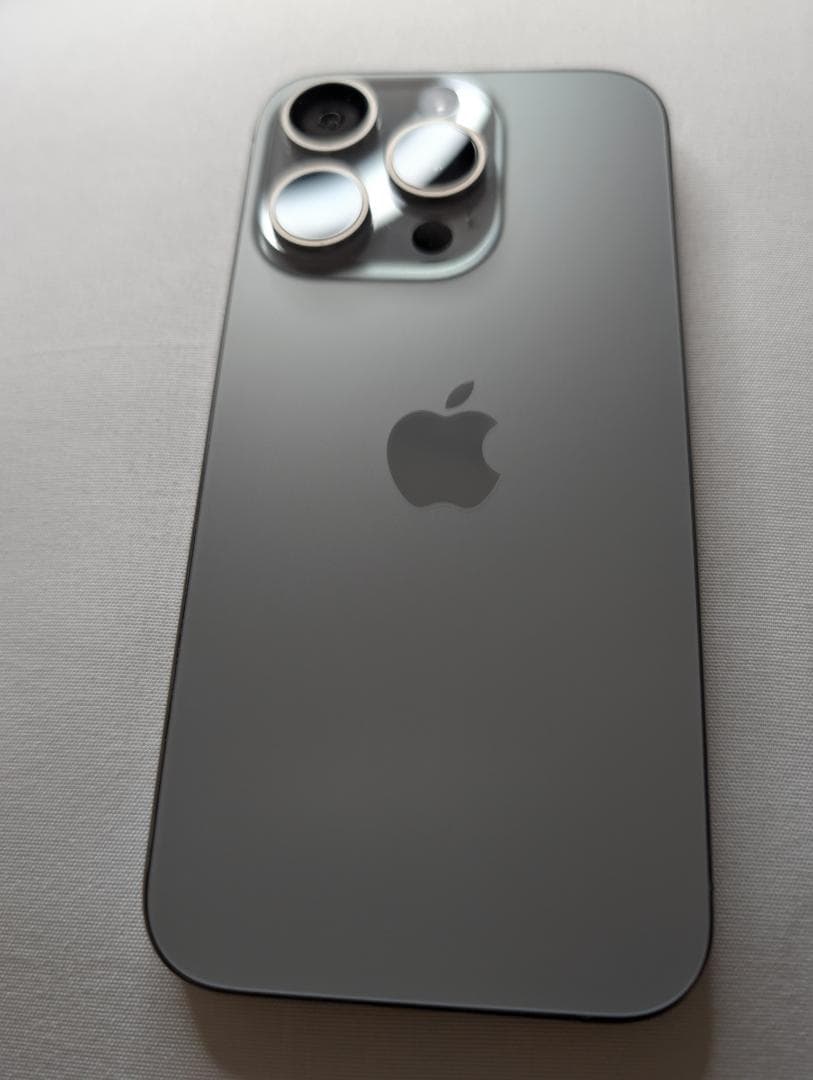 iPhone 15 Pro 256GB ナチュラルチタニウム　※美品
