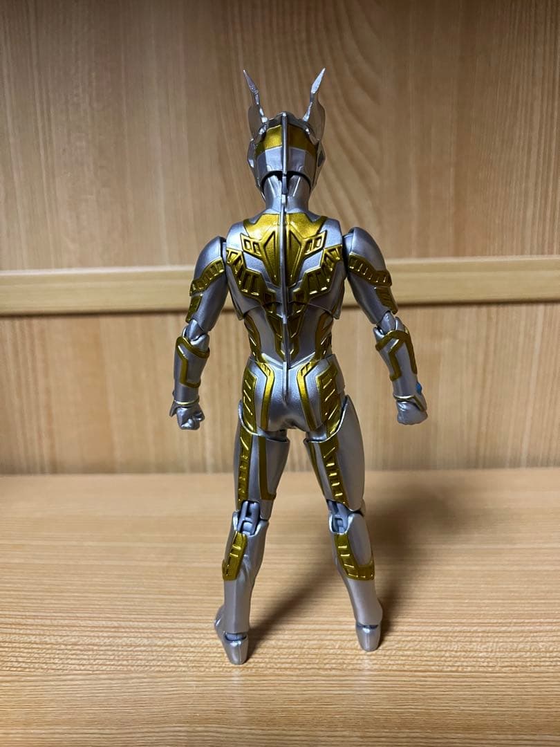 バンダイ S.H.Figuartsウルティメイトシャイニングウルトラマンゼロ