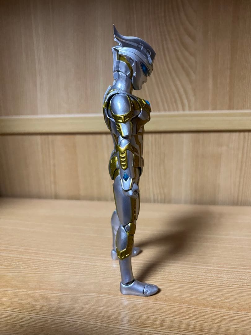 バンダイ S.H.Figuartsウルティメイトシャイニングウルトラマンゼロ