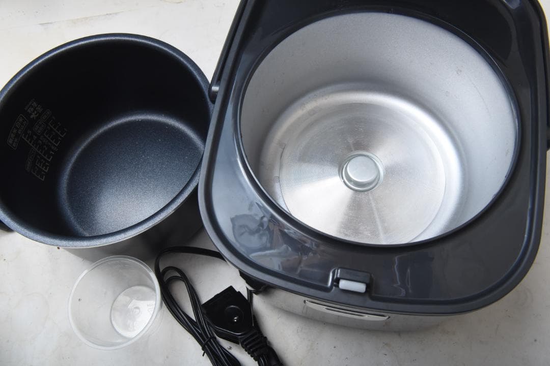 アイリスオーヤマ炊飯器　ME10型　10合炊き　1 升炊き　RC-ME10-B