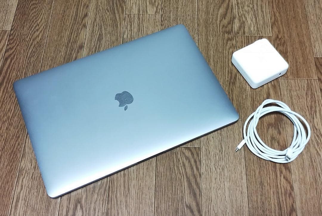 再値下:MacBook Pro 15-inch 2018 32GB/1TB