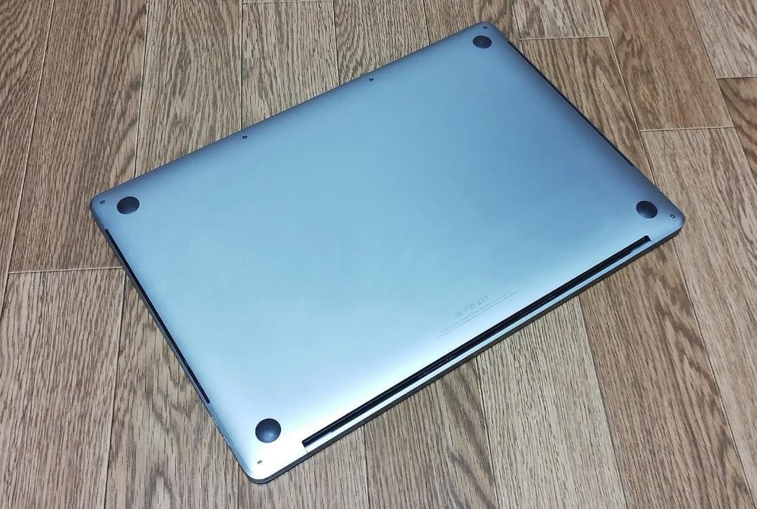 再値下:MacBook Pro 15-inch 2018 32GB/1TB