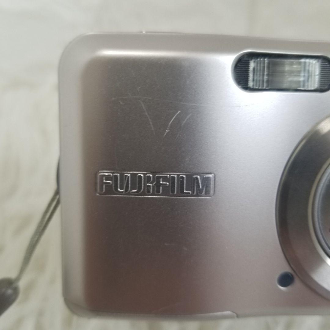 FUJIFILM FinePixA100フジフィルム／コンパクトデジタルカメラ