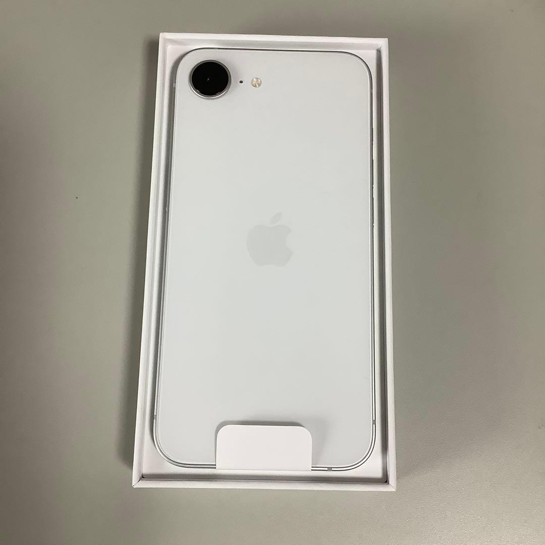 未使用品 Apple iPhone 16e 128g ホワイト 本体