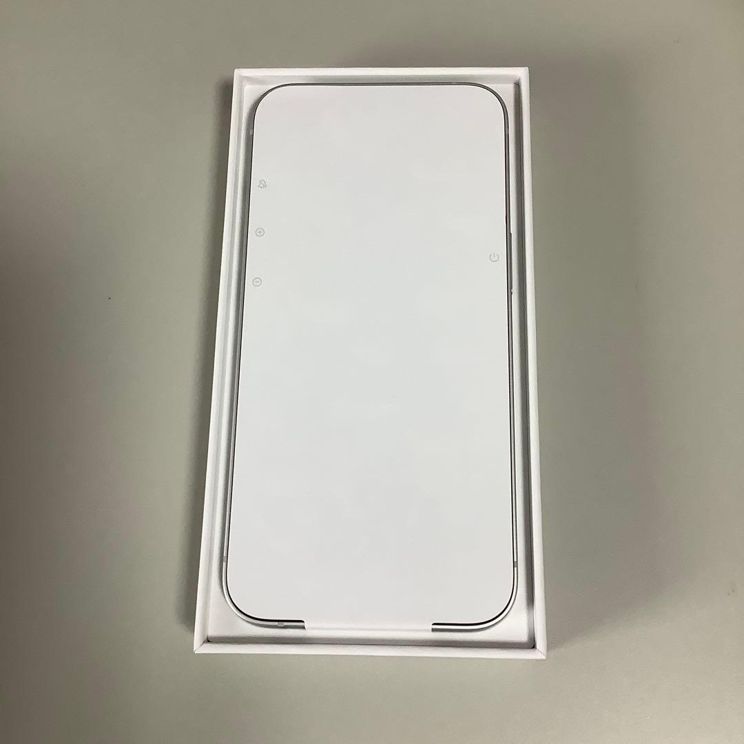 未使用品 Apple iPhone 16e 128g ホワイト 本体