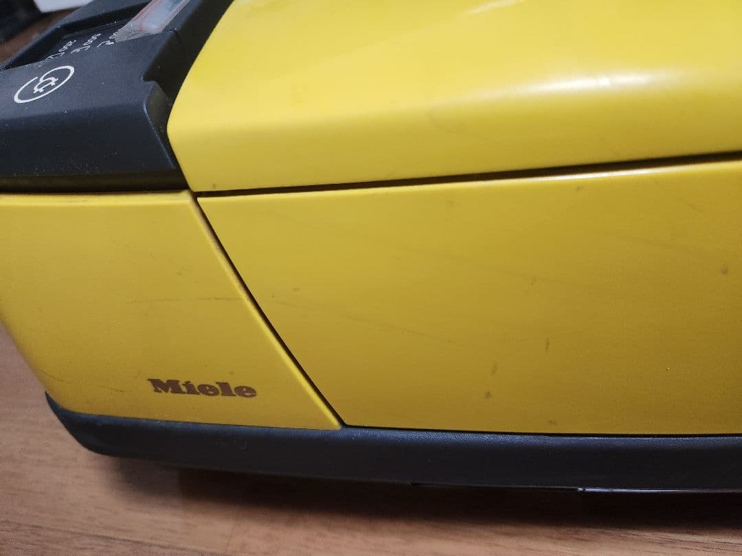 Miele 掃除機(キャニスター)本体再お値下げ‼️