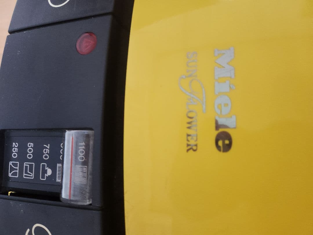 Miele 掃除機(キャニスター)本体再お値下げ‼️