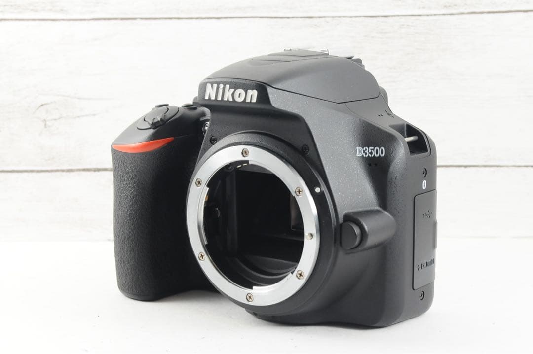 ❤️シャッター回数わずか2190枚❤️️Bluetooth搭載❤️Nikon D3500
