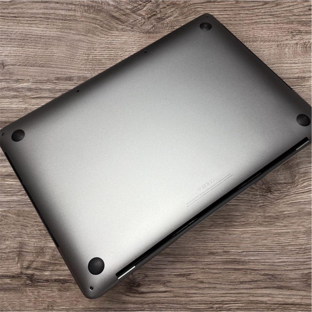 美品 macbookpro 2020 core i7 メモリ16GB SSD1T