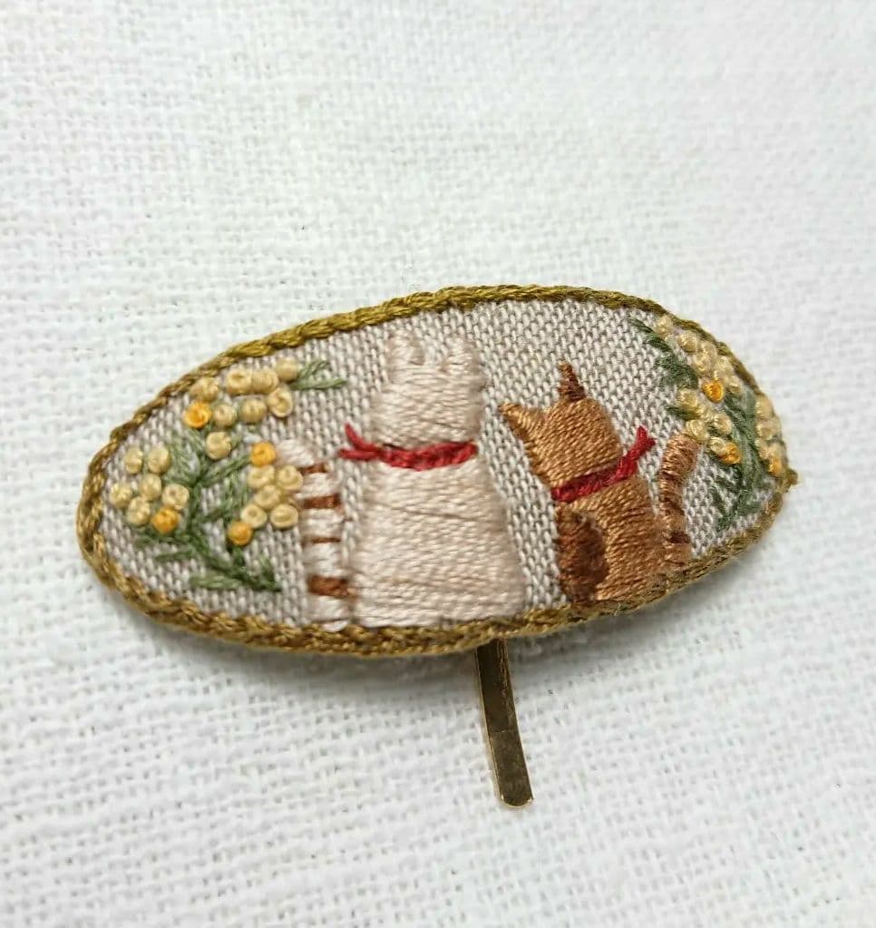 ポニーフック「猫とミモザ」手刺繍