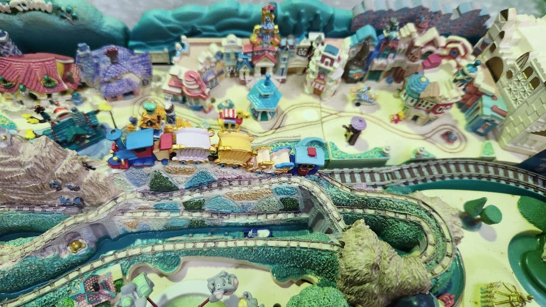 デアゴスティーニ　マイディズニーランド　完成品　引取希望　状態写真で確認要