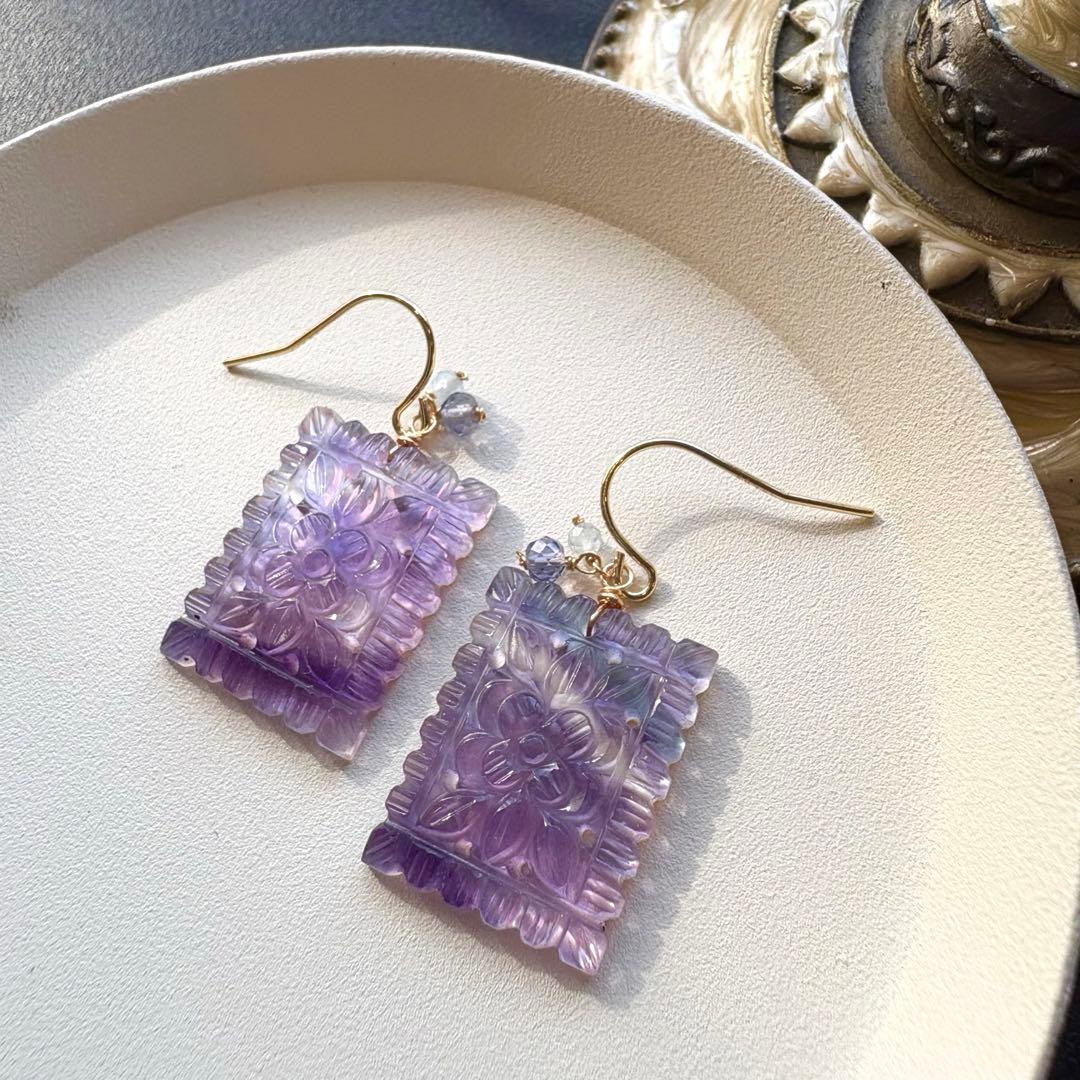 《1点限定》フローライト&MOPフラワーカービング＊ピアスorイヤリング