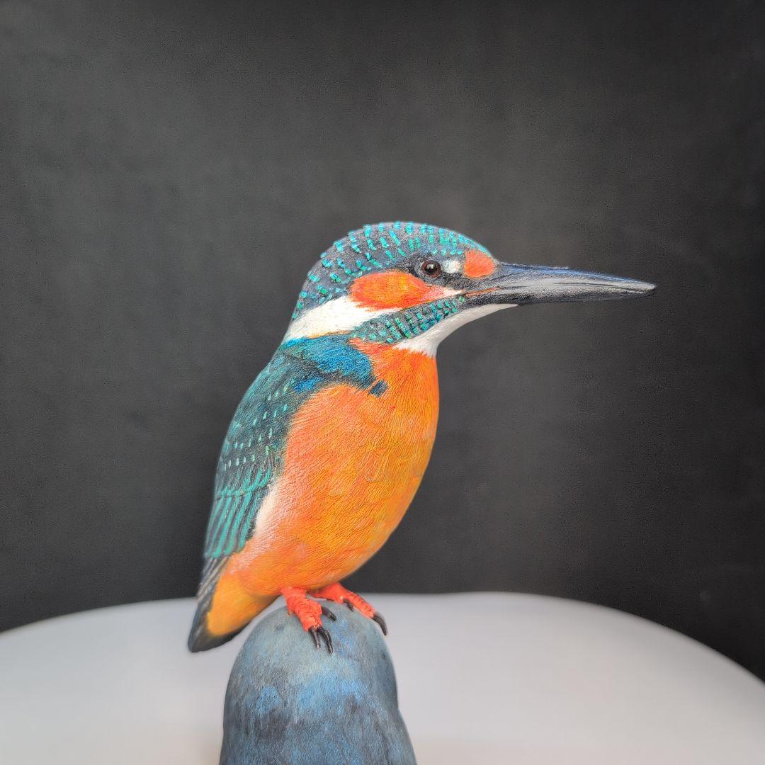 人気　カワセミの木製彫刻 約15cm 　 木彫りの野鳥　 バードカービング