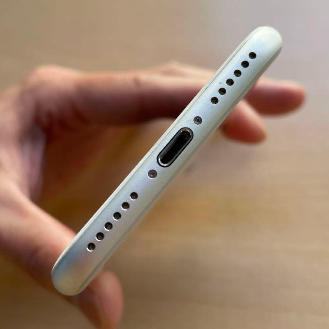 iPhone 7 シルバー　32GB A1779 美品　バッテリー80%