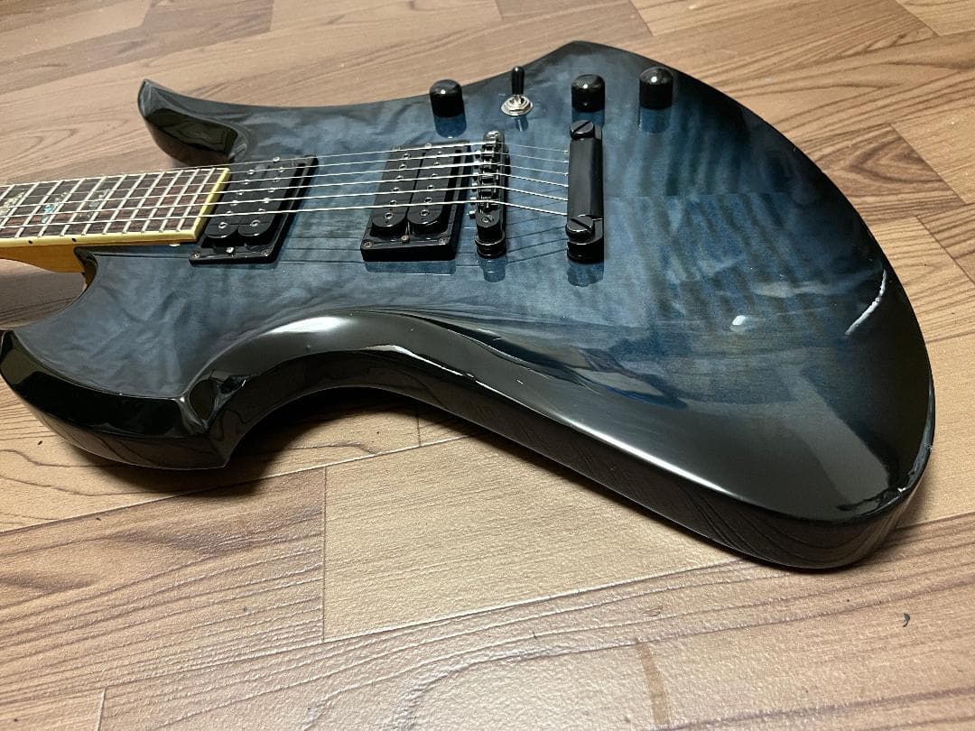 B.C.RICH モッキンバード ギター シースルーブラックサンバースト　虎目