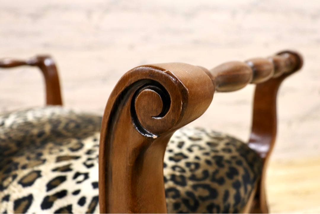 GMHK806○イタリア製 猫脚 スツール 豹柄 鋲打ち チェア 椅子 オット