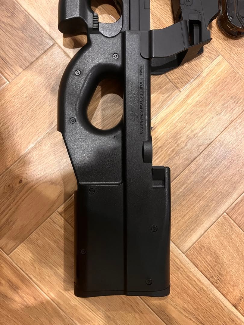 東京マルイ P-90 エアガン