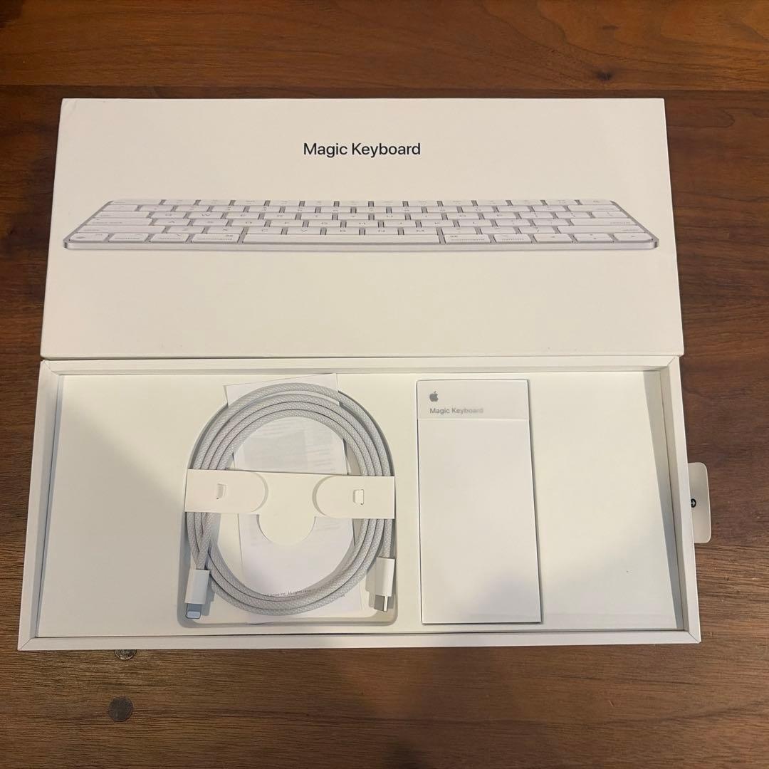 美品☆Apple純正☆Magic Keyboard ☆ケース付き☆A2450