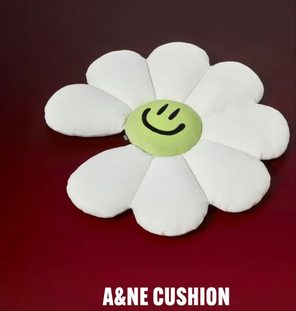A&NE 花型クッション