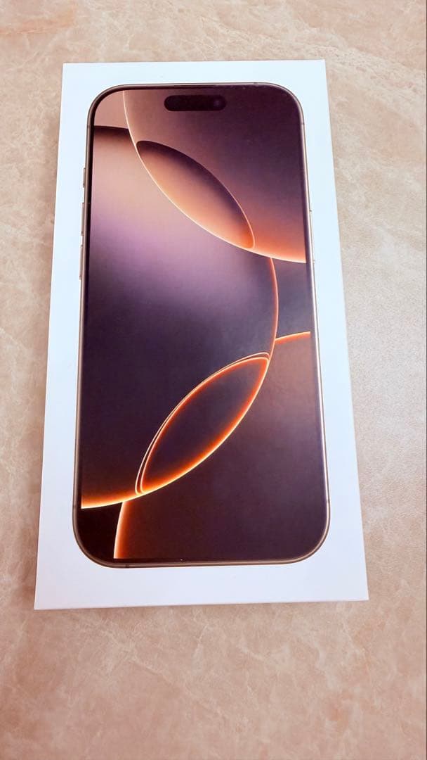 美品: Apple iPhone 16 Pro デザートチタニウム　256MB