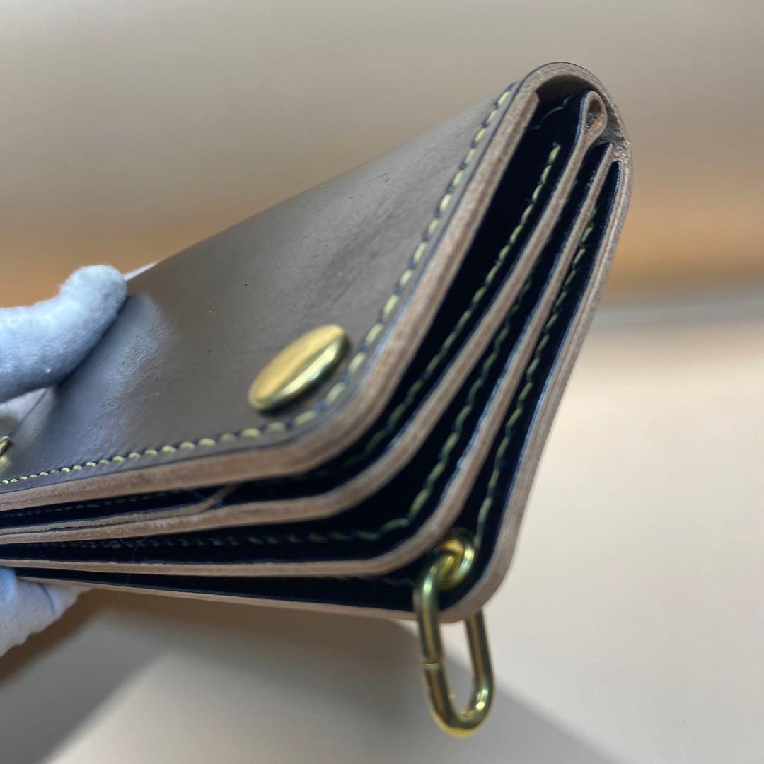 【無骨×上質】3層 丘染めブラック／ミドルトラッカーウォレットMTW