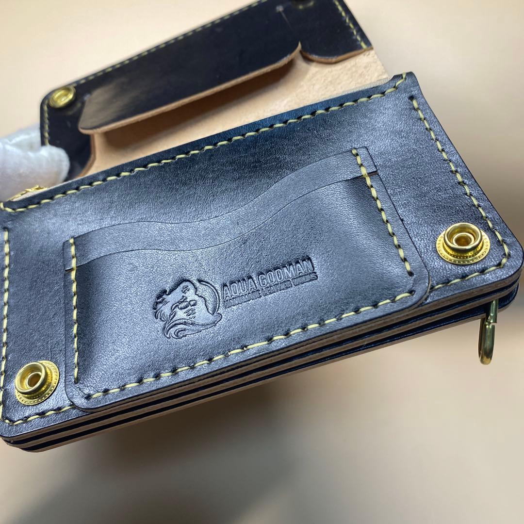 【無骨×上質】3層 丘染めブラック／ミドルトラッカーウォレットMTW