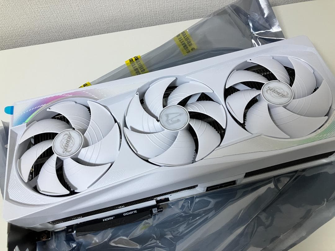 【極美品・延長保証書・領収書】RTX5090 Aorus Master Ice