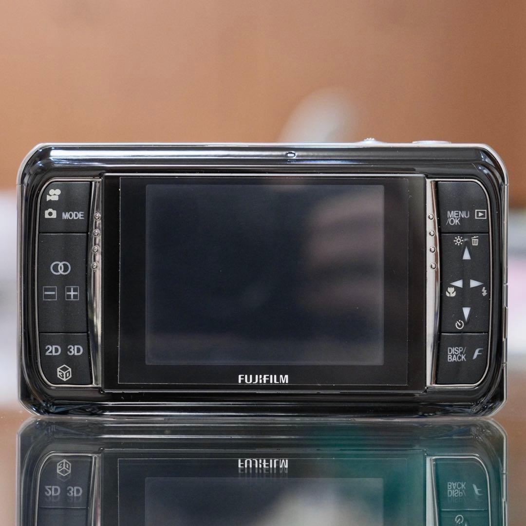 極美品！希少 平成レトロ FUJIFILM FinePix REAL 3D W1