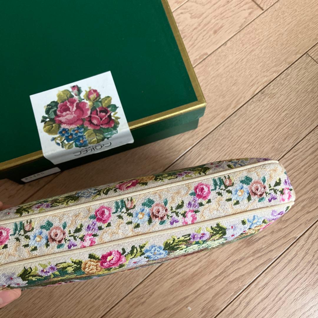 久家道子　未使用Petti Point 刺繍クラッチバッグ