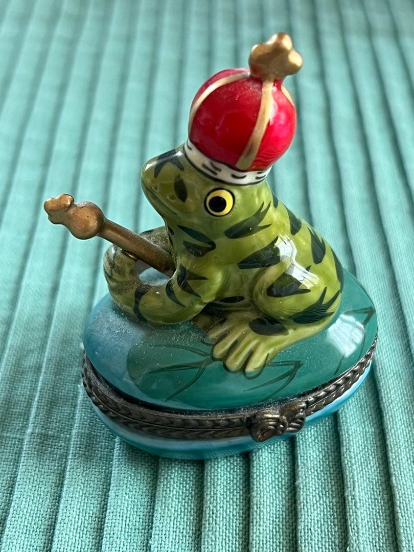 カエルのアクセサリー（ピル）ケース