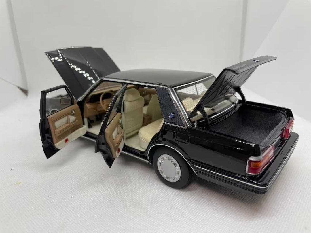 101-110 XiaoGuang 1/18 トヨタ クラウン MS122