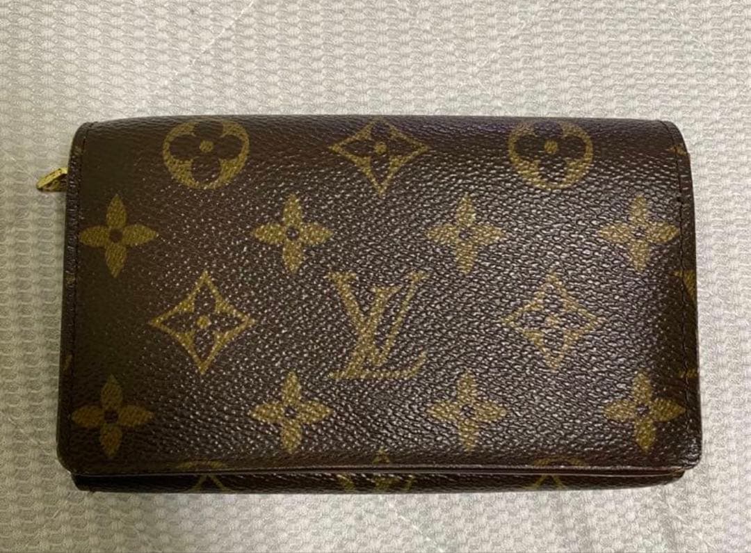 ルイヴィトン モノグラム ポルトモネ ビエ トレゾール 二つ折り財布