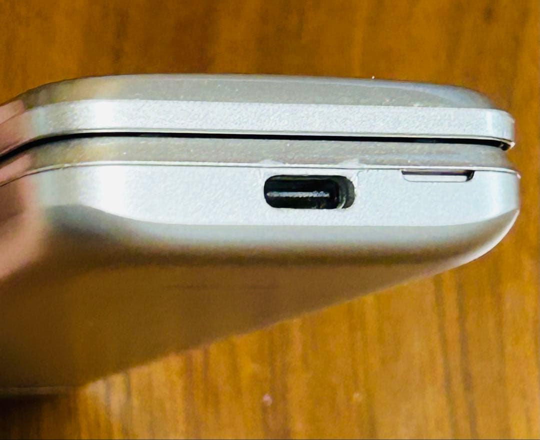 KYOCERA 京セラ KYF43 かんたんケータイライト シャンパンゴール ド