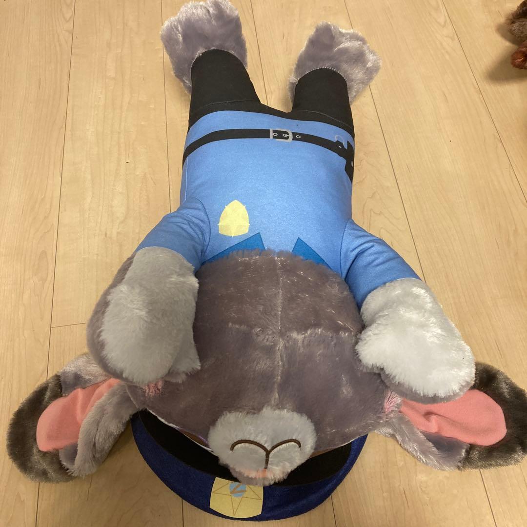 値下げ☆新品タグ付☆　ズートピア　赤いほっぺ　寝そべりぬいぐるみ